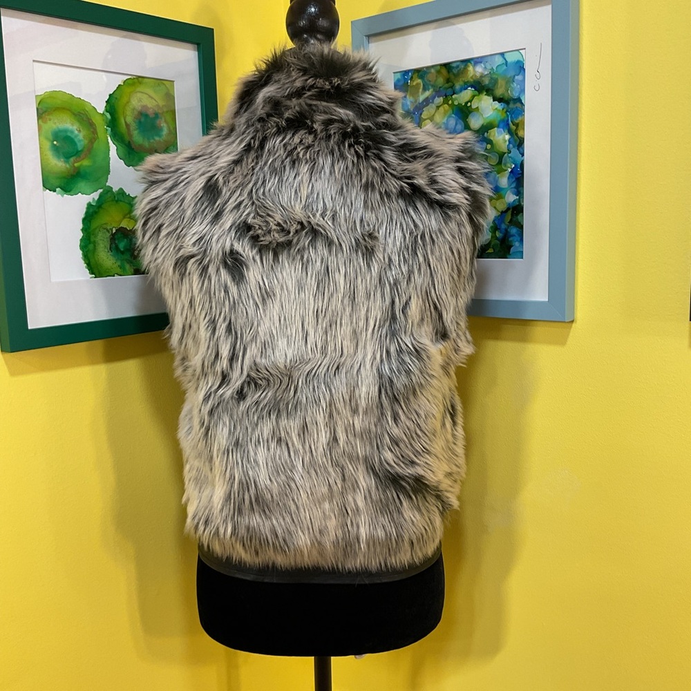 Cupcakes & Cashmere Alonso Grey Faux Fur Moto Vest with Faux Leather Trim Size M - Picture 3 of 11